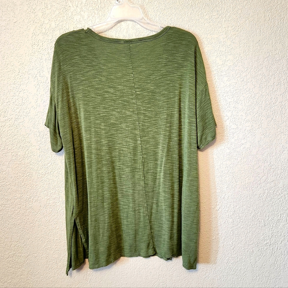 Old Navy Women's Oversized Luxe Slub-Knit Tunic T-Shirt, Green, Size: M - Picture 3 of 5